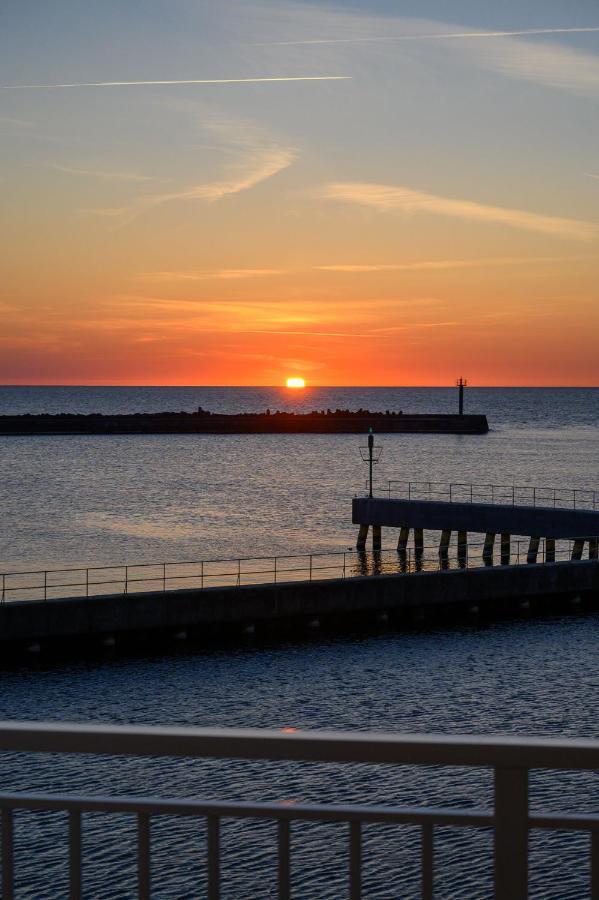 Sunset Boulevard 1 Apt 9 Bulwar Zachodzacego Slonca 1 W Marina Royale Darlowko Eksteriør bilde